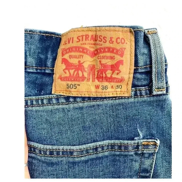 Levi Strauss 505 Straight Leg Regular Fit Medium Wash Denim Jeans 36x30 Men's - Picture 3 of 9